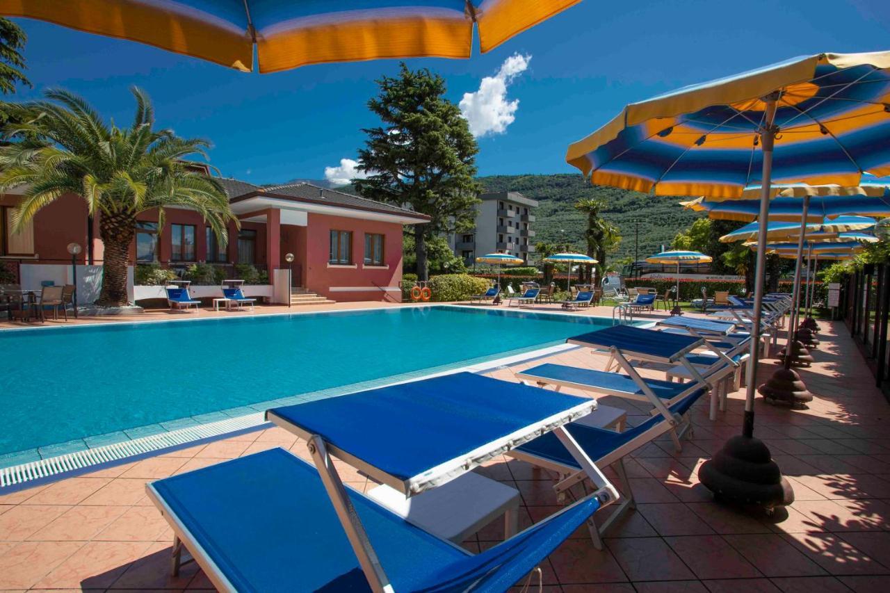 Sunlake Hotel Riva del Garda Ngoại thất bức ảnh