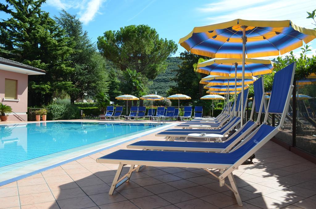 Sunlake Hotel Riva del Garda Ngoại thất bức ảnh